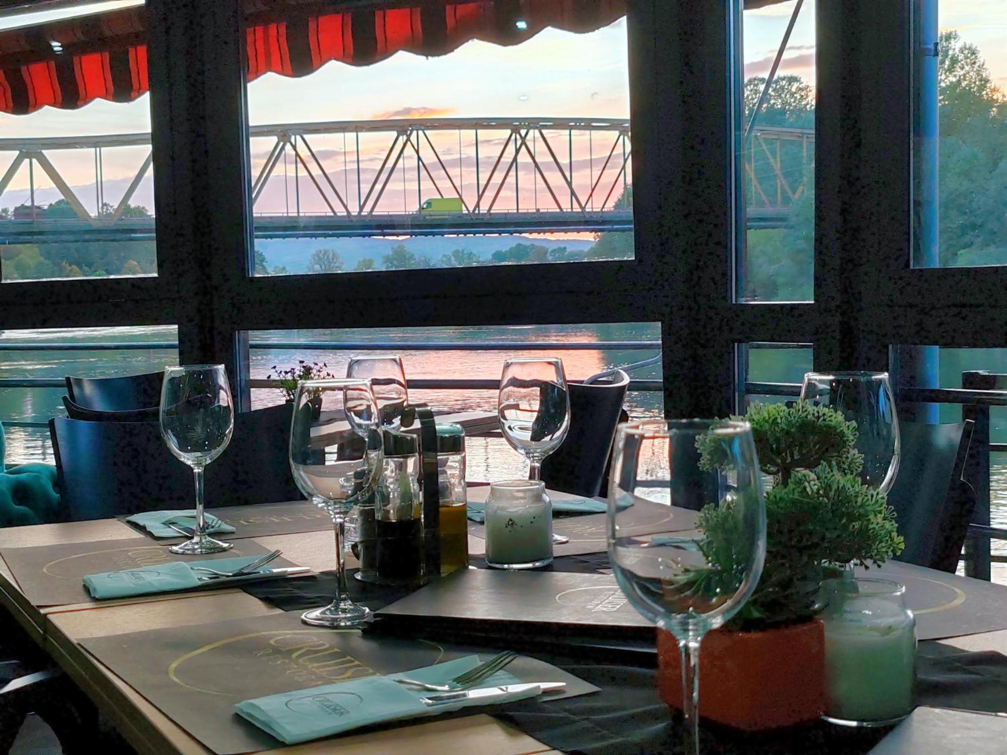 Cruiser Restoran Ćuprija Eksteriør billede